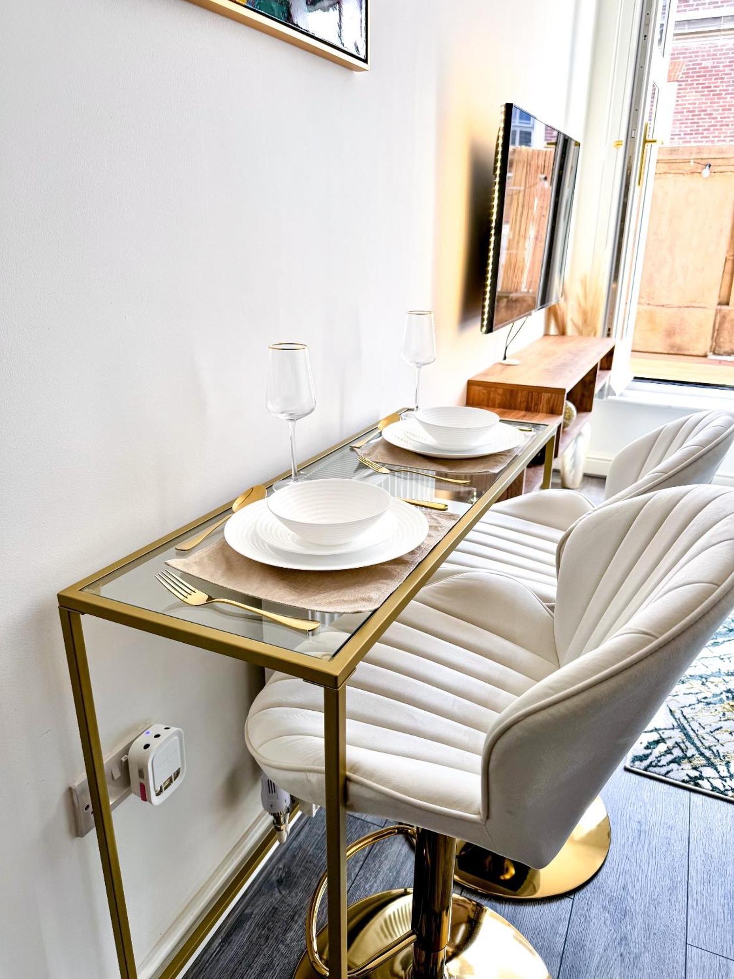 The Luxe Haven - Apartment Nottingham City Centre Buitenkant foto